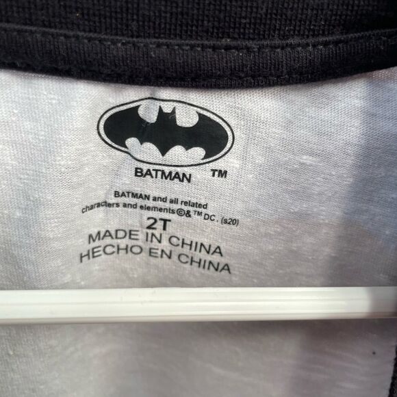 BATMAN HOLOGRAM BATMAN T-SHIRT SIZE 2T - Picture 3 of 5